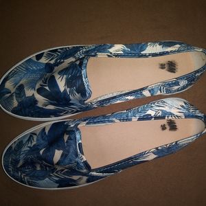 H&M slip ons